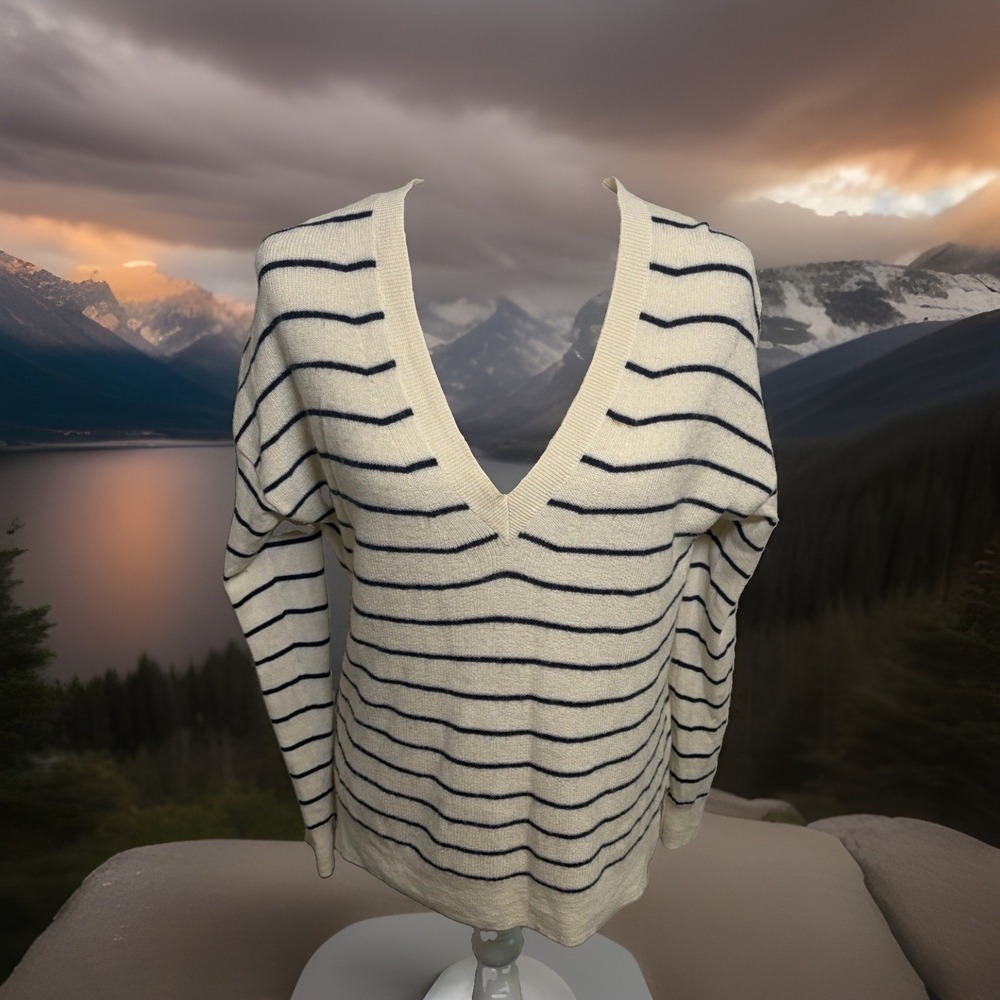 J. Crew  Merino Wool Bld Pullover Sweater~XS~Ivory w Black Stripes Lightweight